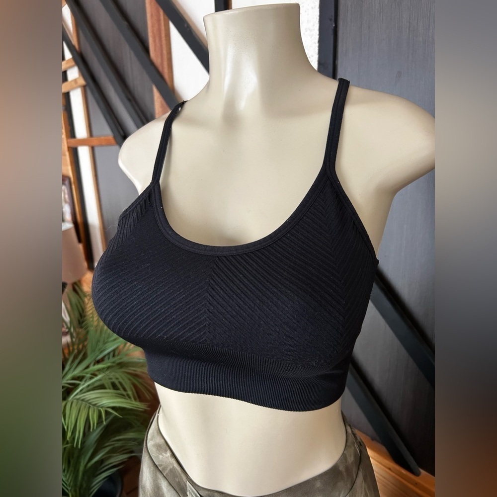 Bundle of 6 sport bra size s/m pre loved perfect condition different brands